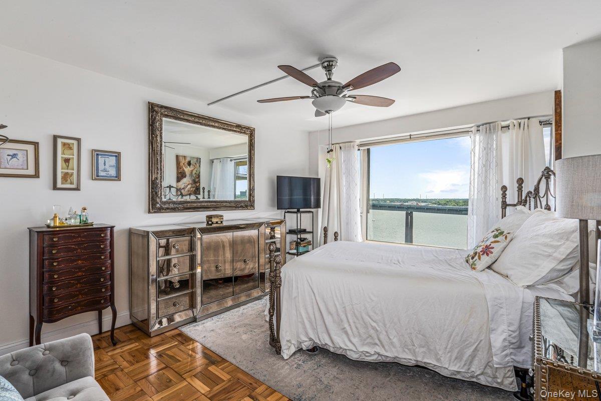 166-25 Powells Cove Boulevard 15j Property Photo 23
