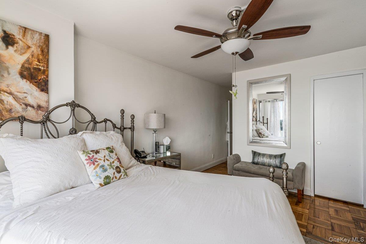 166-25 Powells Cove Boulevard 15j Property Photo 25