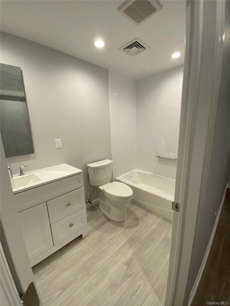 165/167 E Main Street 2a Property Photo 10