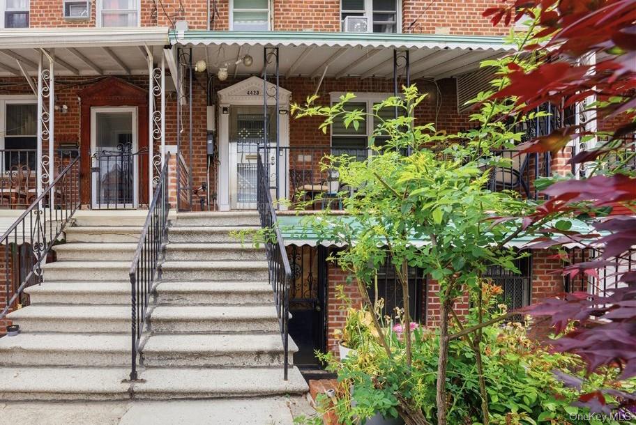 4425 Richardson Avenue Property Photo 1