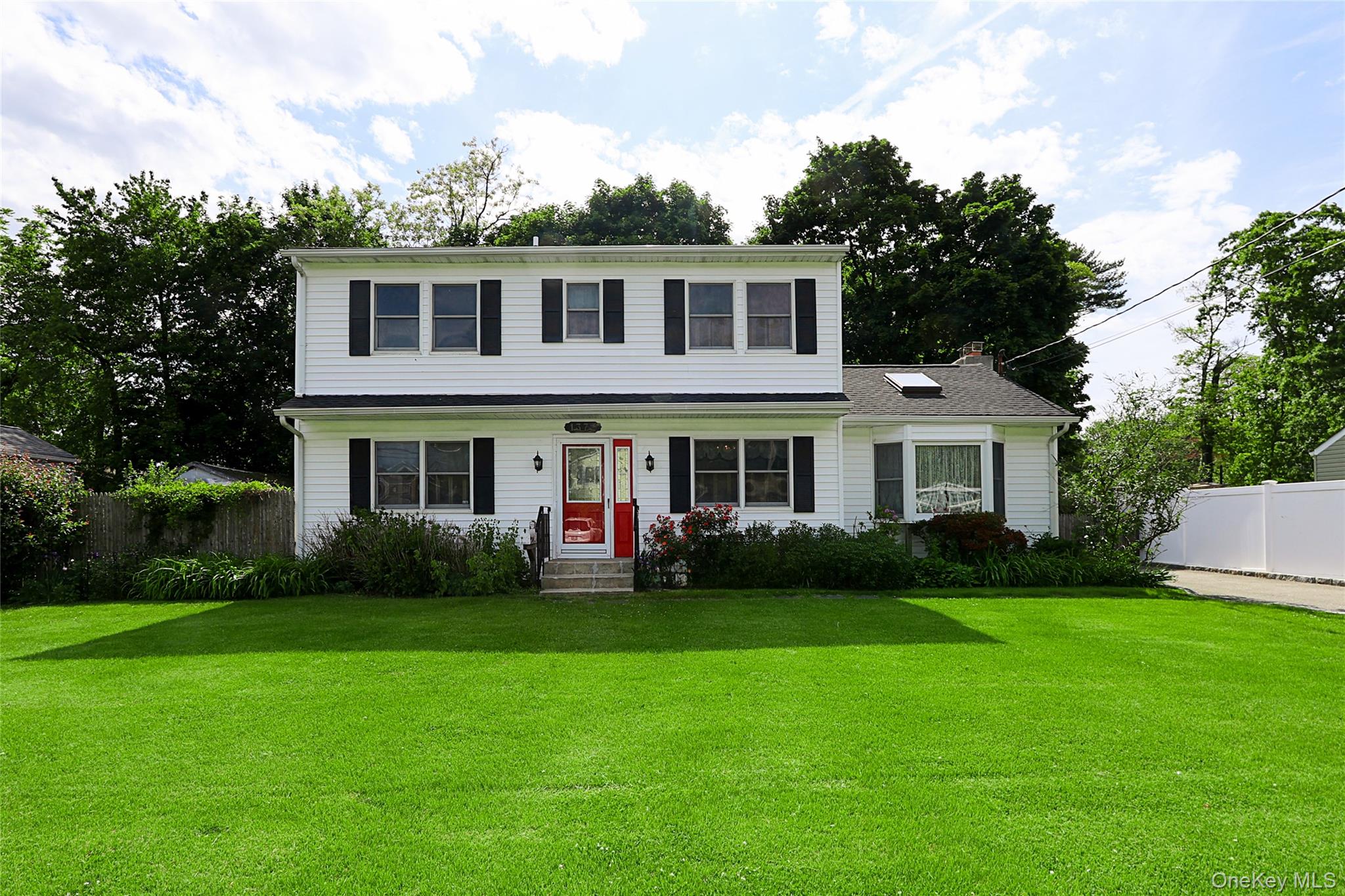 1372 Pine Drive Property Photo 1