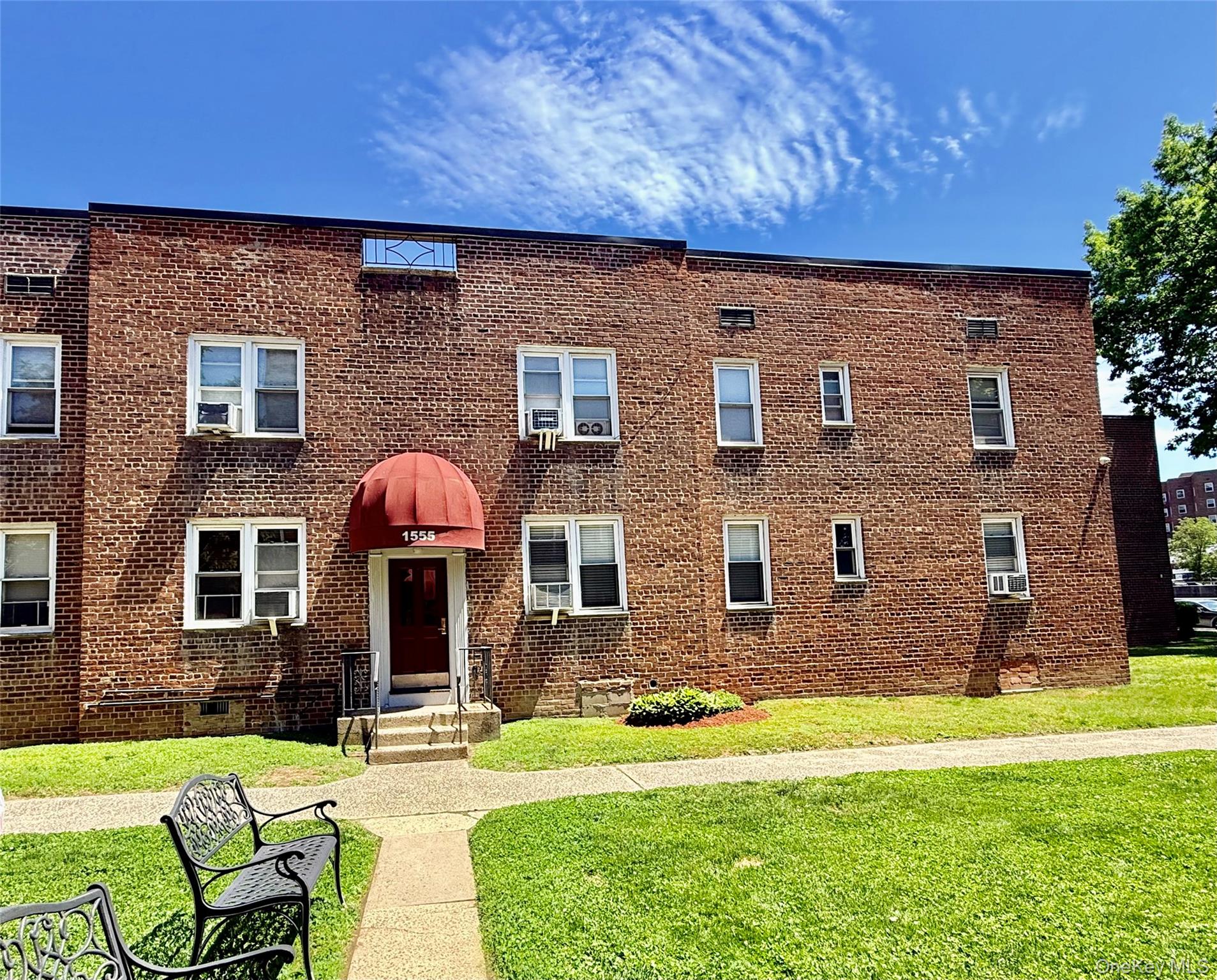 1555 Central Park Avenue H2 Property Photo 1