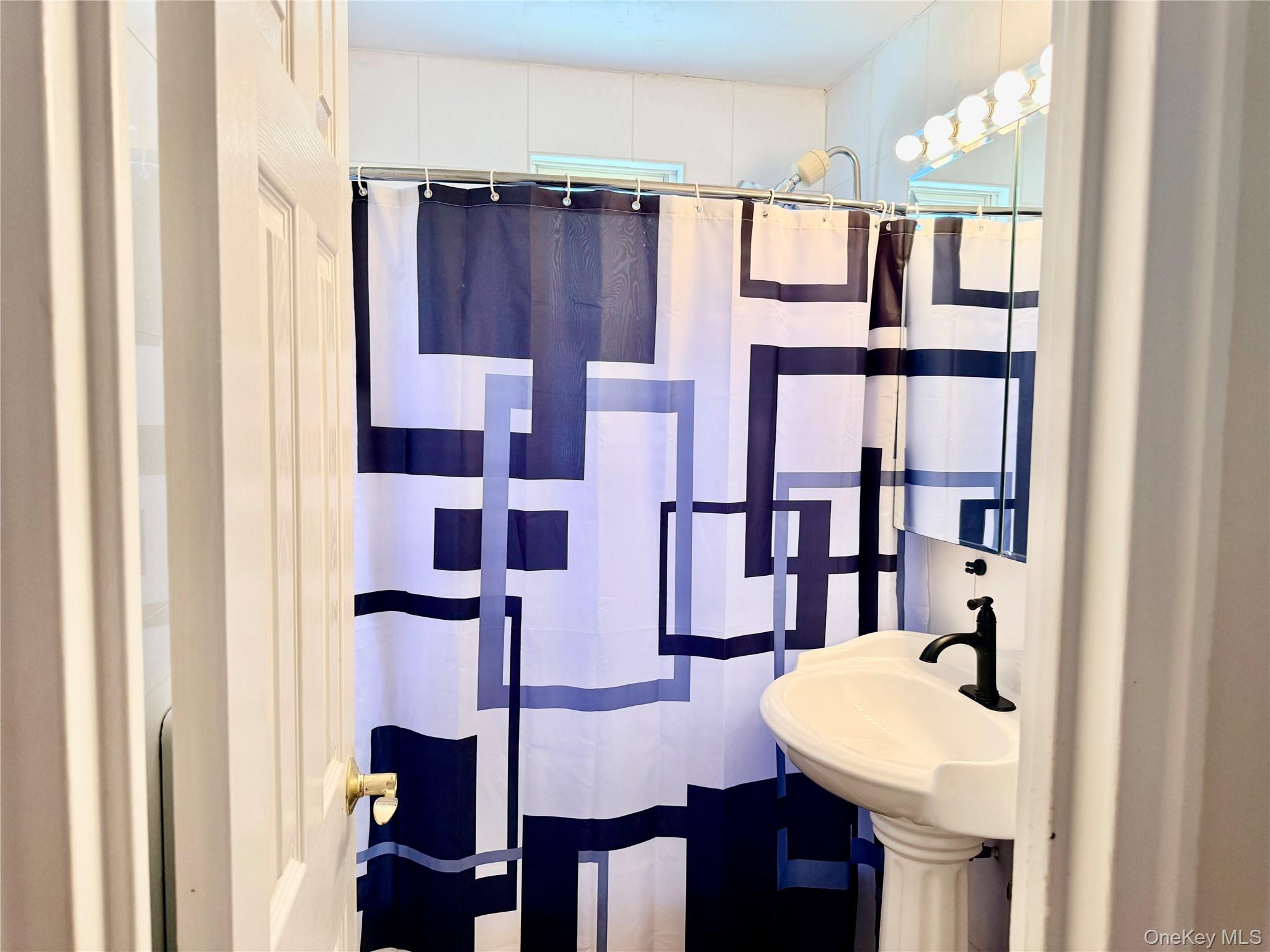1555 Central Park Avenue H2 Property Photo 9