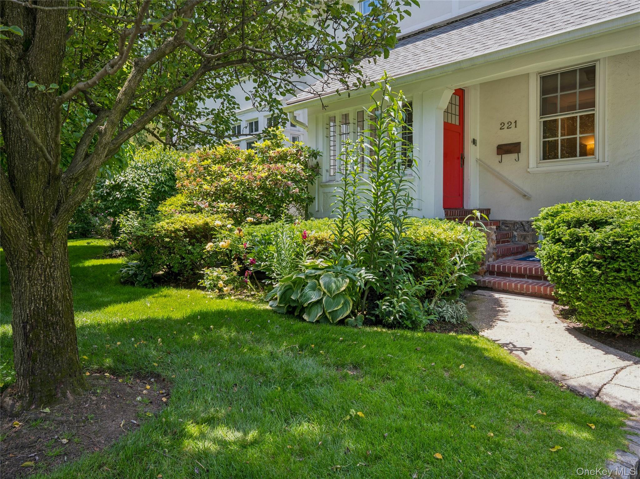 221 Highbrook Avenue Property Photo 1