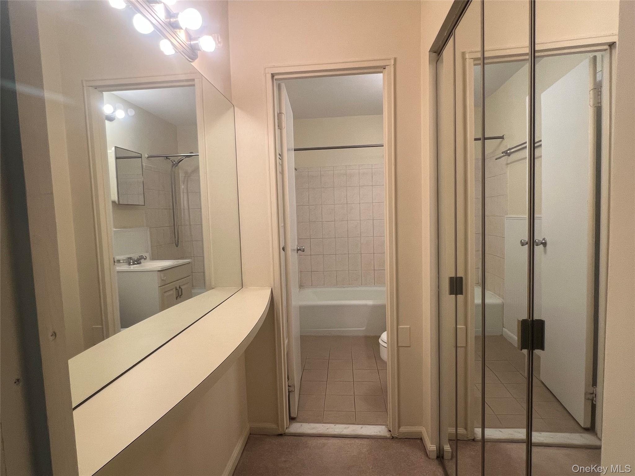 2 Consulate Drive 1-a Property Photo 11