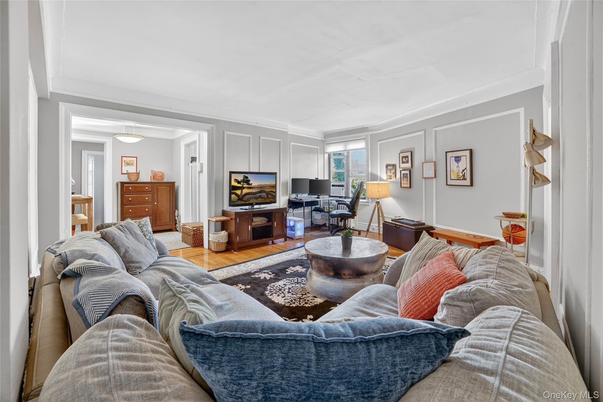 42 Pondfield Road 4f Property Photo 9