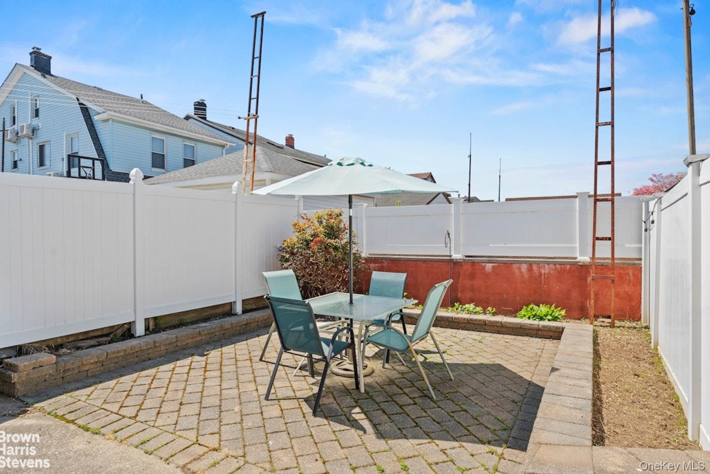 1910 150th Street Property Photo 9