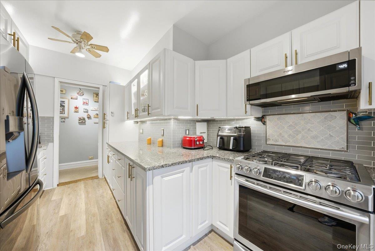 1468 Midland Avenue 1a Property Photo 3