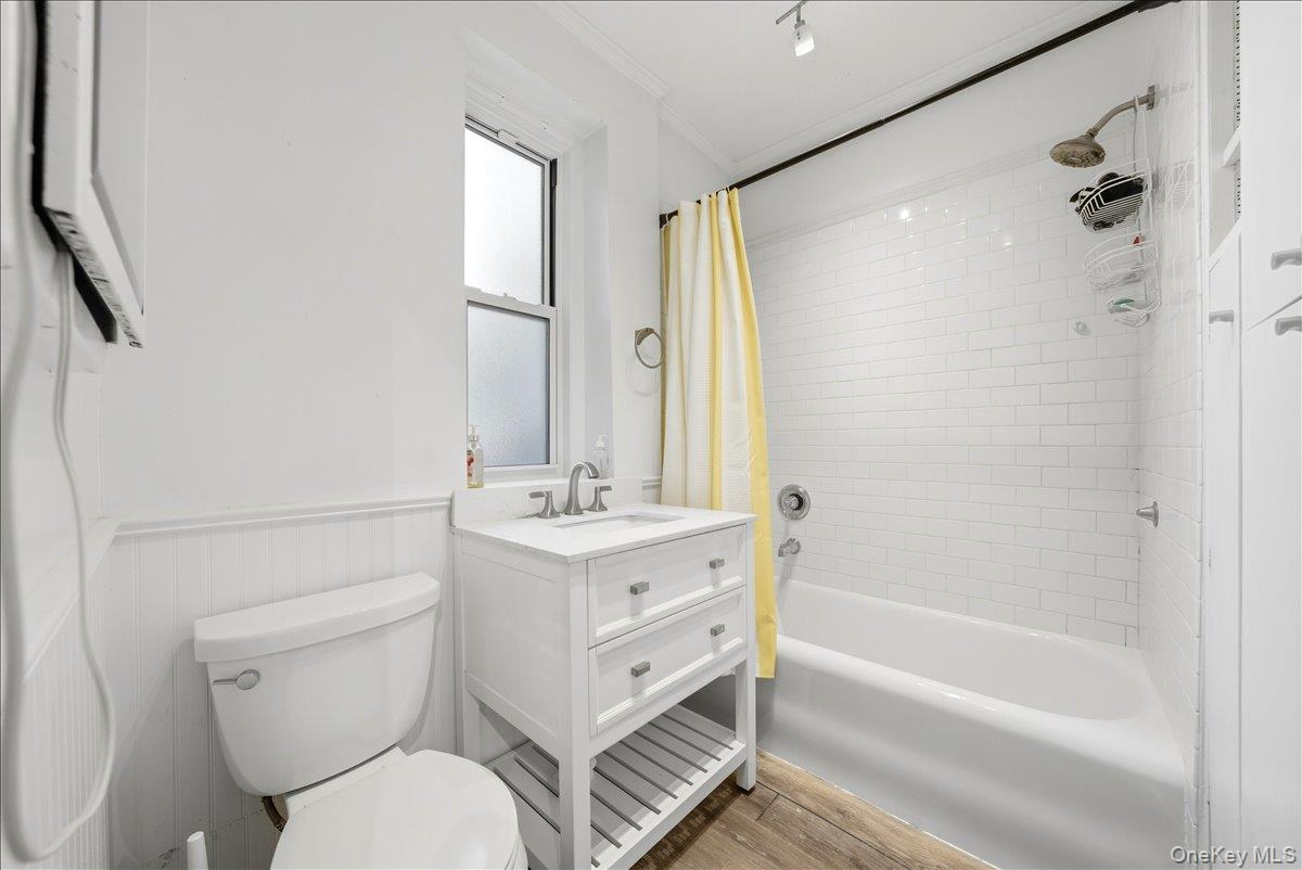 1468 Midland Avenue 1a Property Photo 8