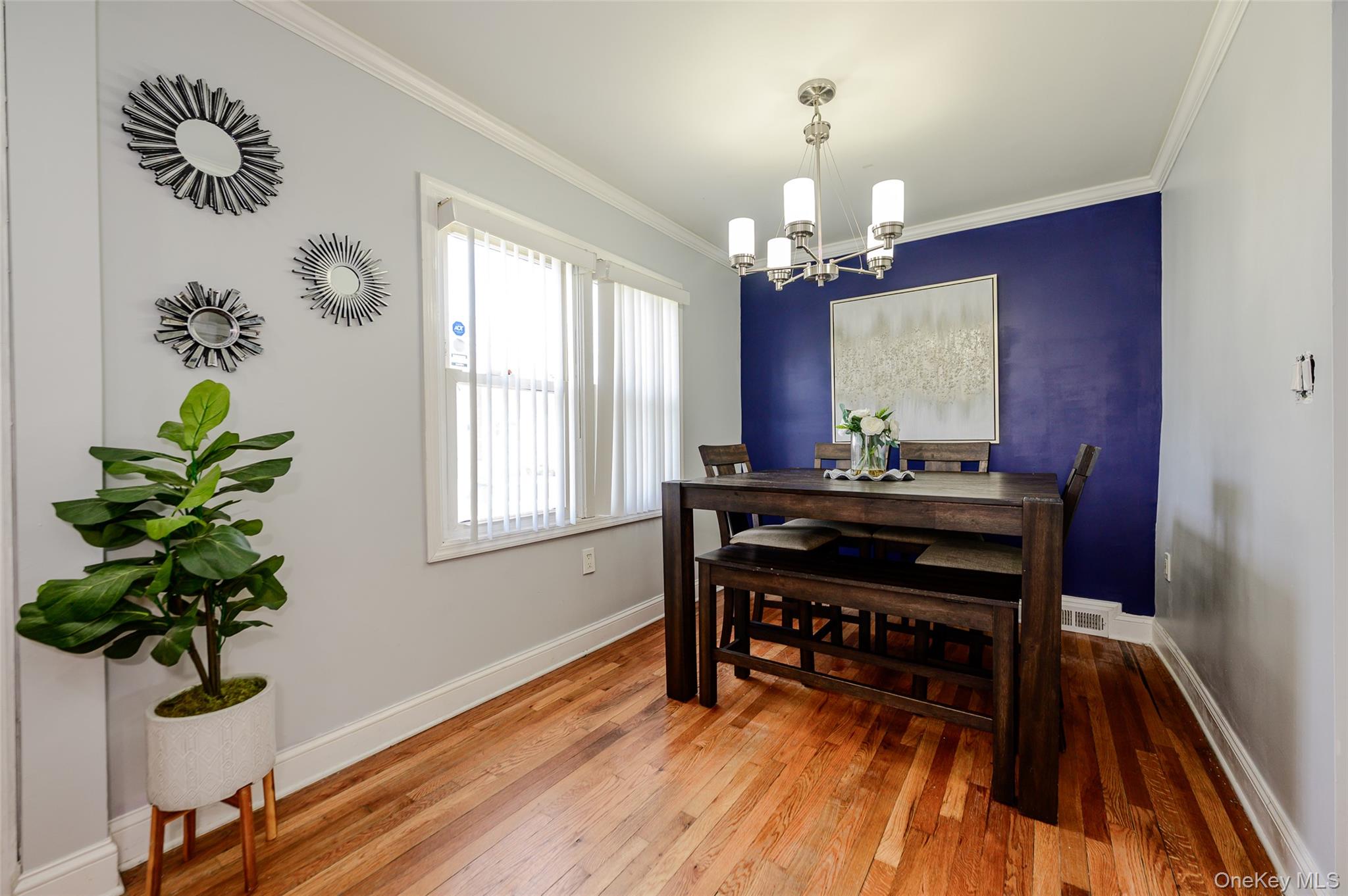 58 N Montgomery Street Property Photo 4
