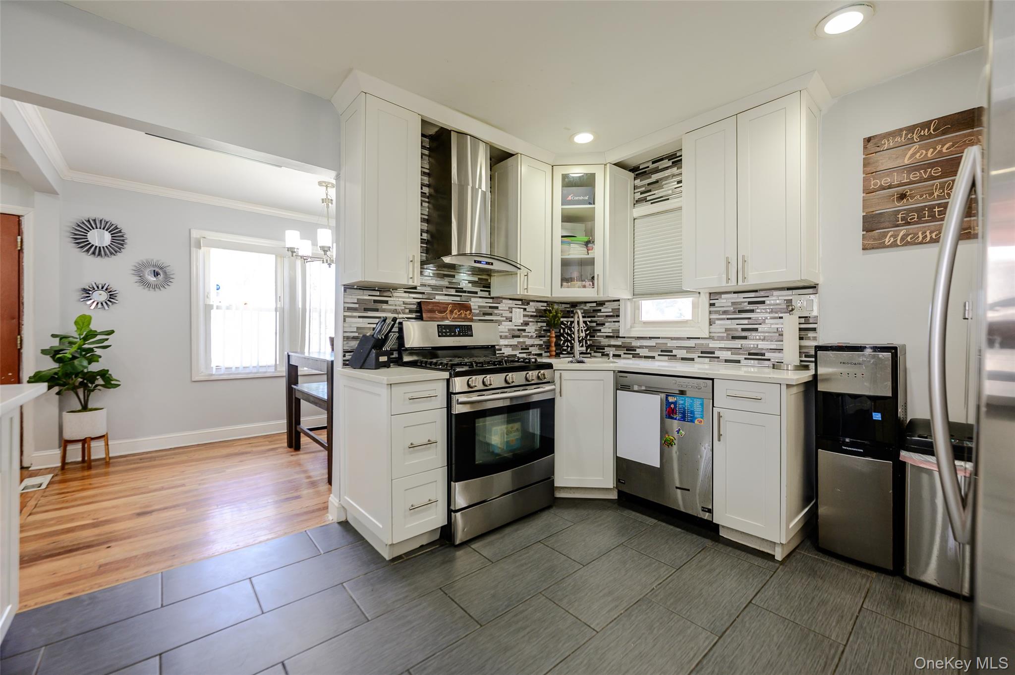 58 N Montgomery Street Property Photo 7