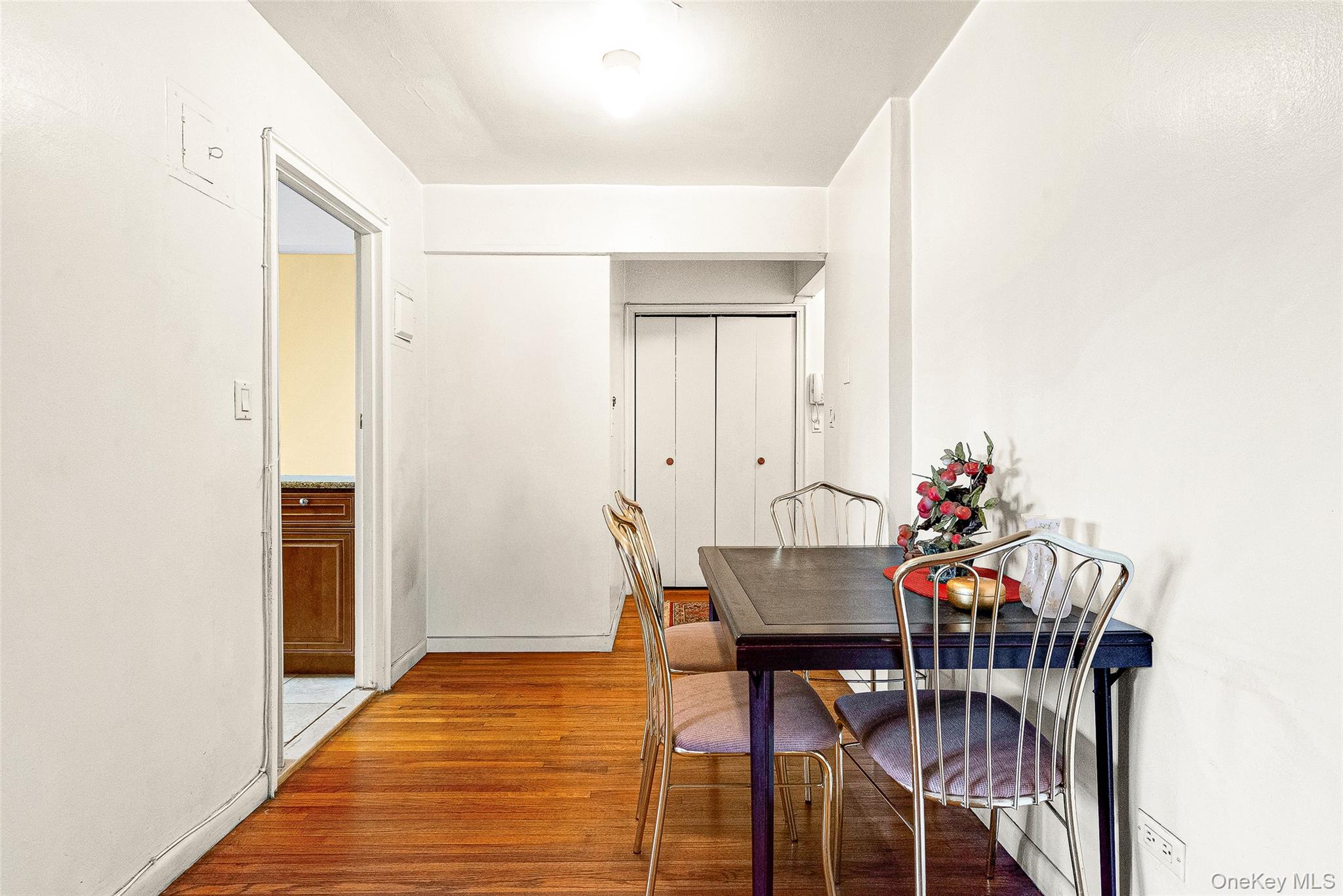 73-44 Austin Street 5/s Property Photo 5