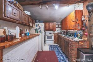 884 Camby Road Property Photo 11