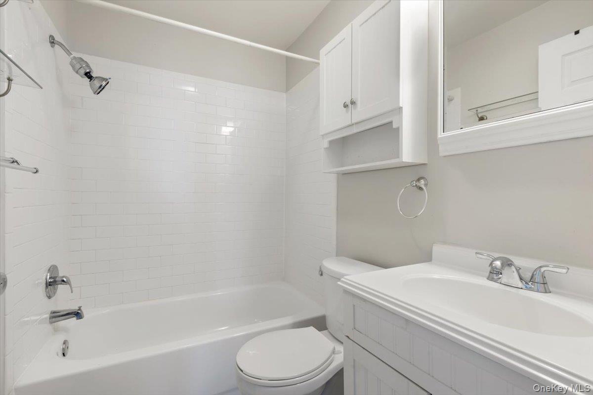 13-15 Cherry Avenue 13 Property Photo 12
