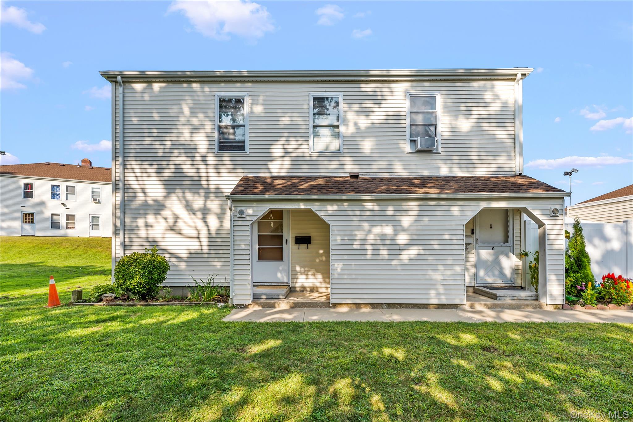 200 Lowndes Avenue A Property Photo 2