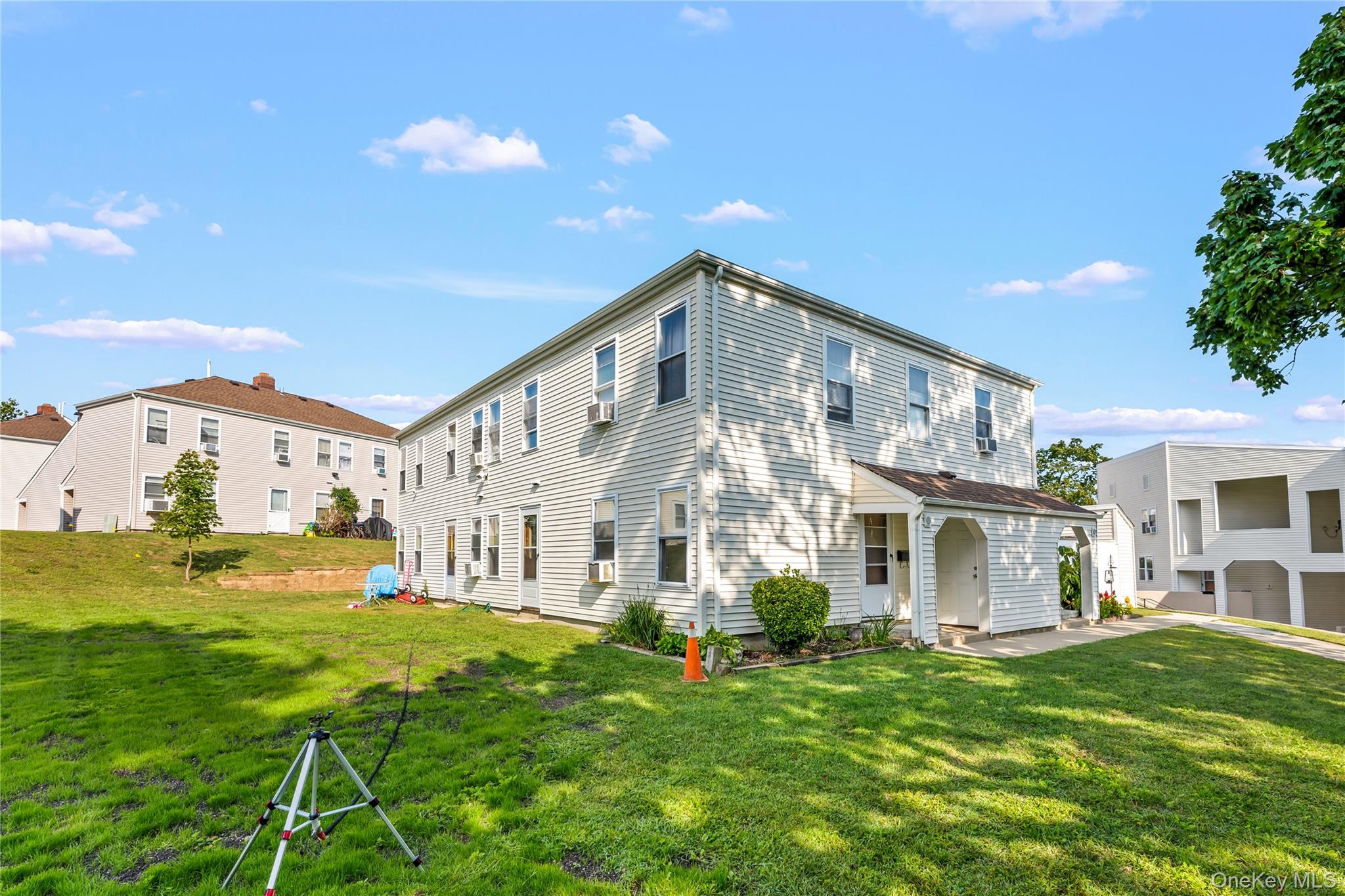 200 Lowndes Avenue A Property Photo 3
