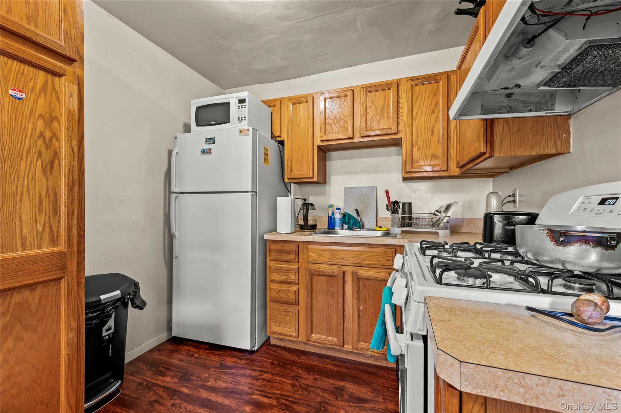 200 Lowndes Avenue A Property Photo 16