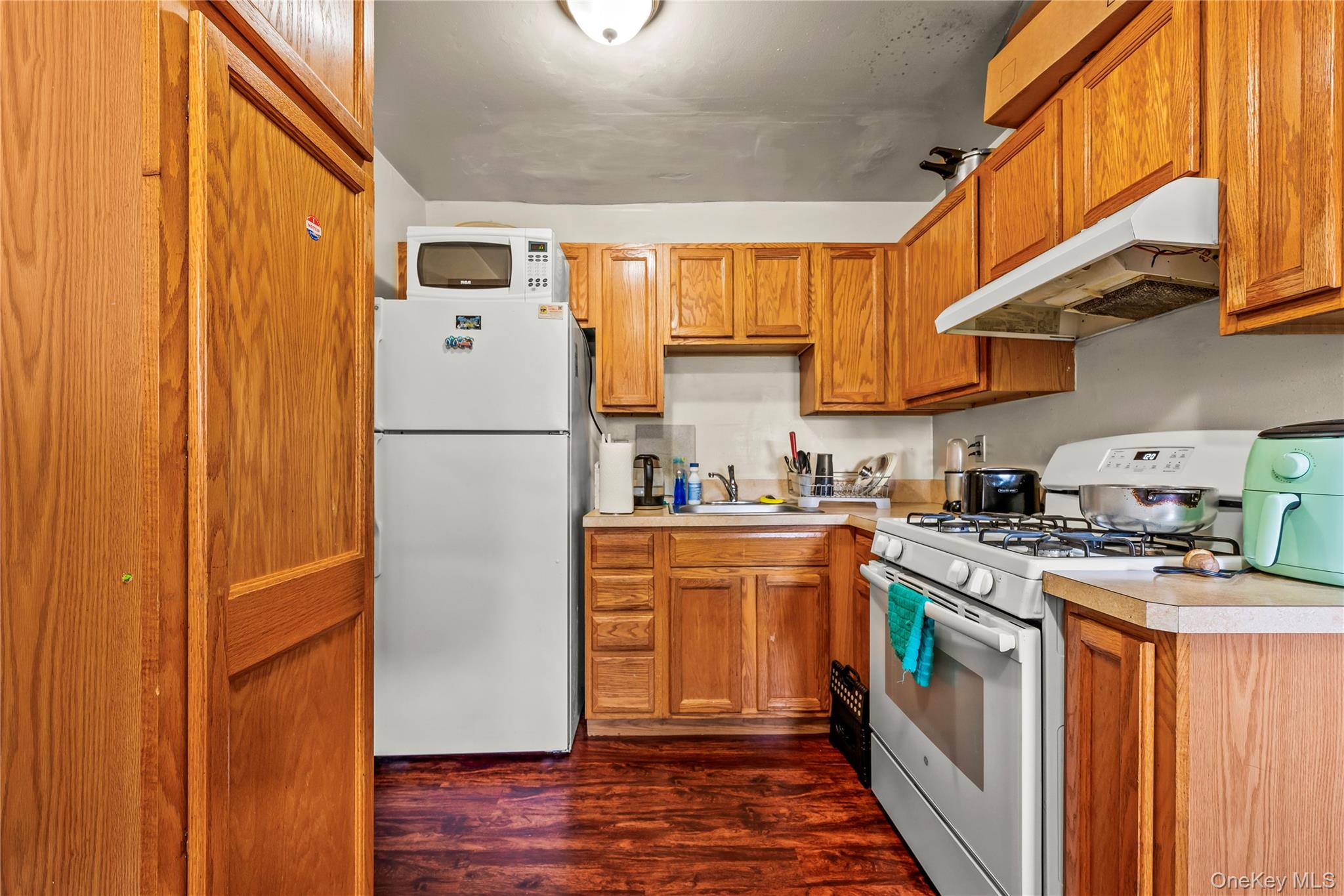 200 Lowndes Avenue A Property Photo 17