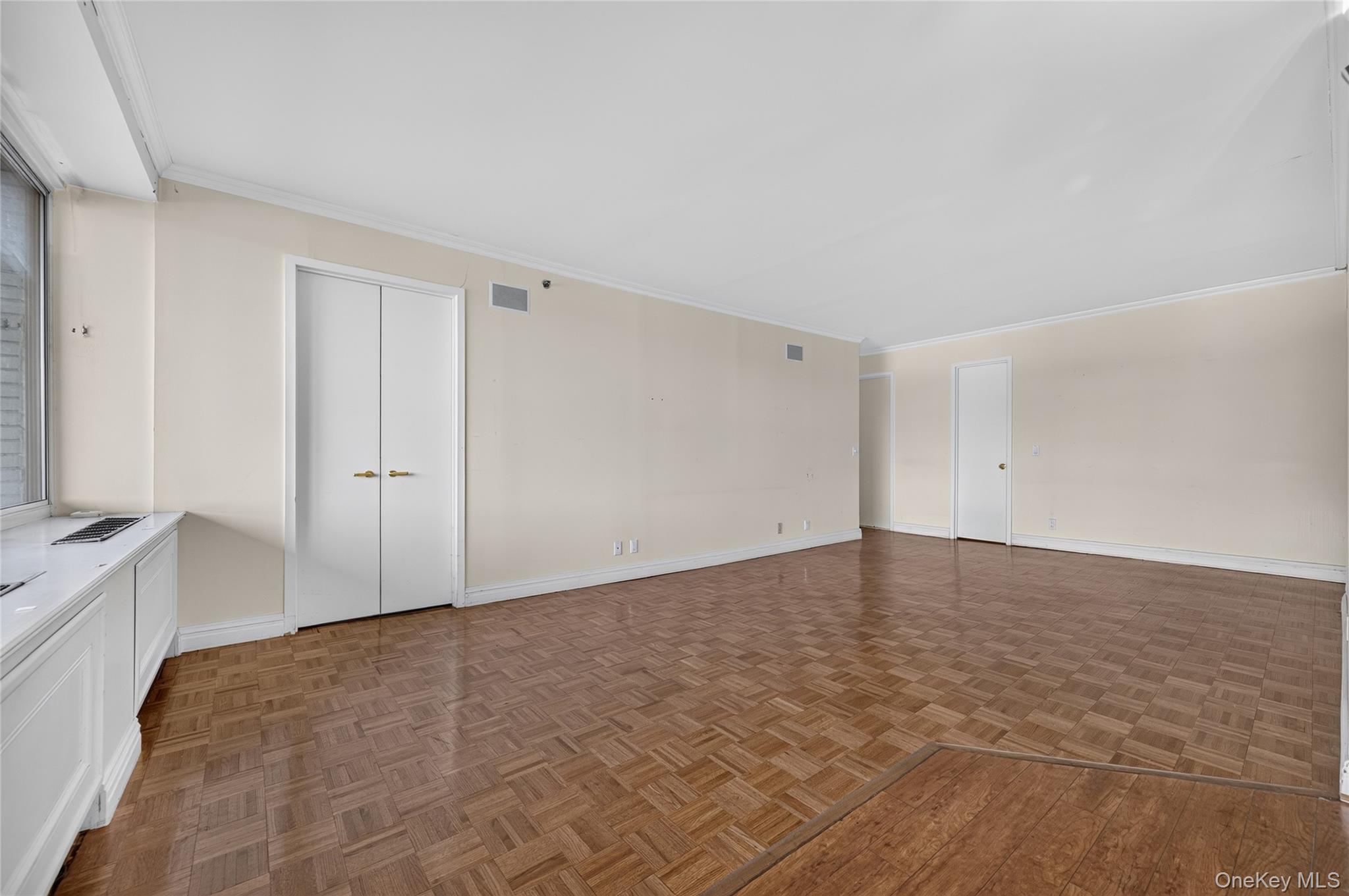 111 Cherry Valley Avenue 304 Property Photo 7