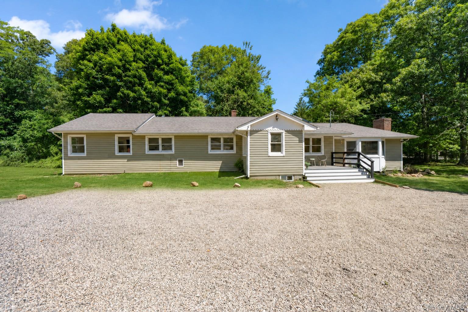 280 Holbrook Road Property Photo 3