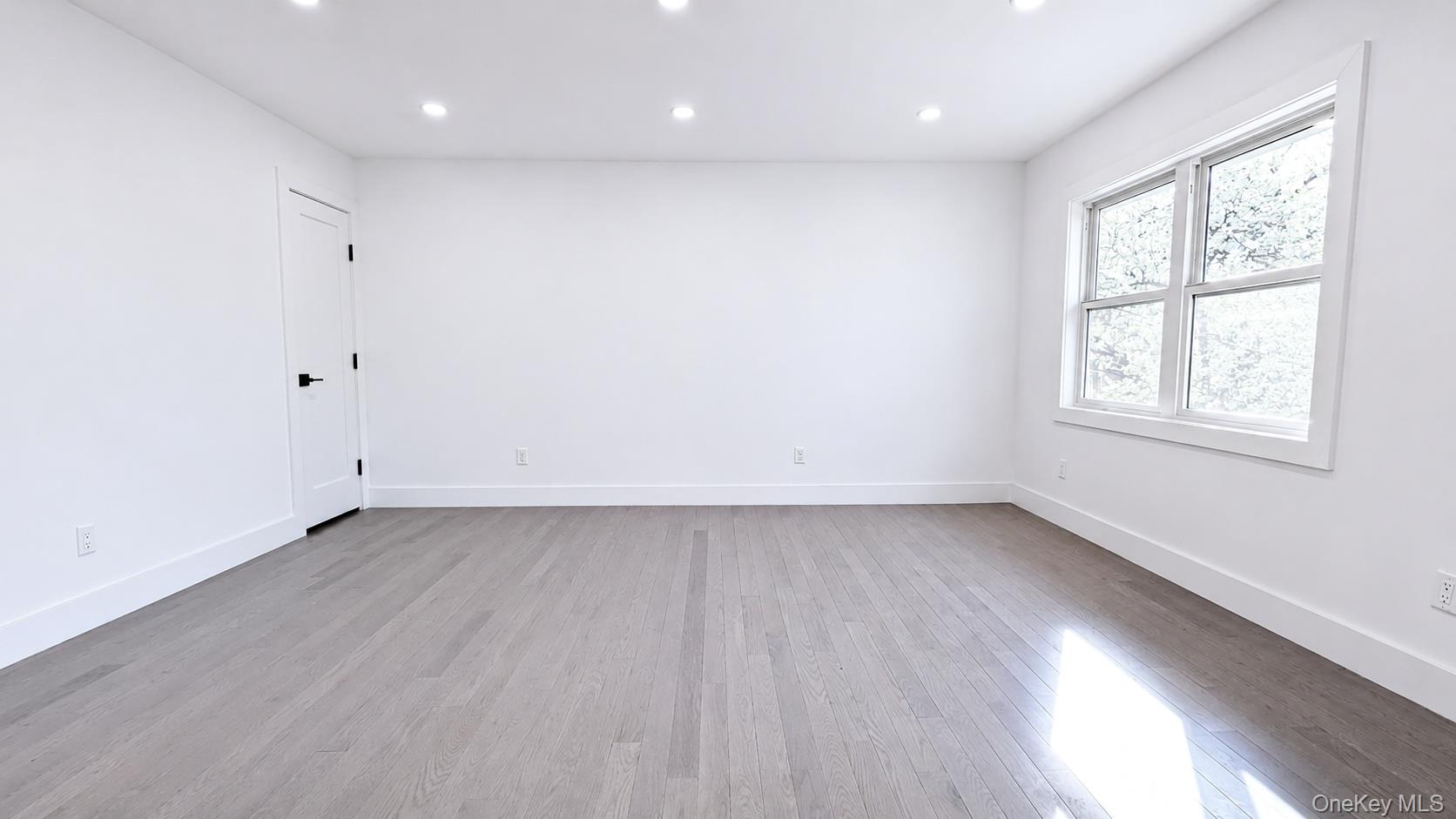 43 Yennicock Avenue 2 Property Photo 2