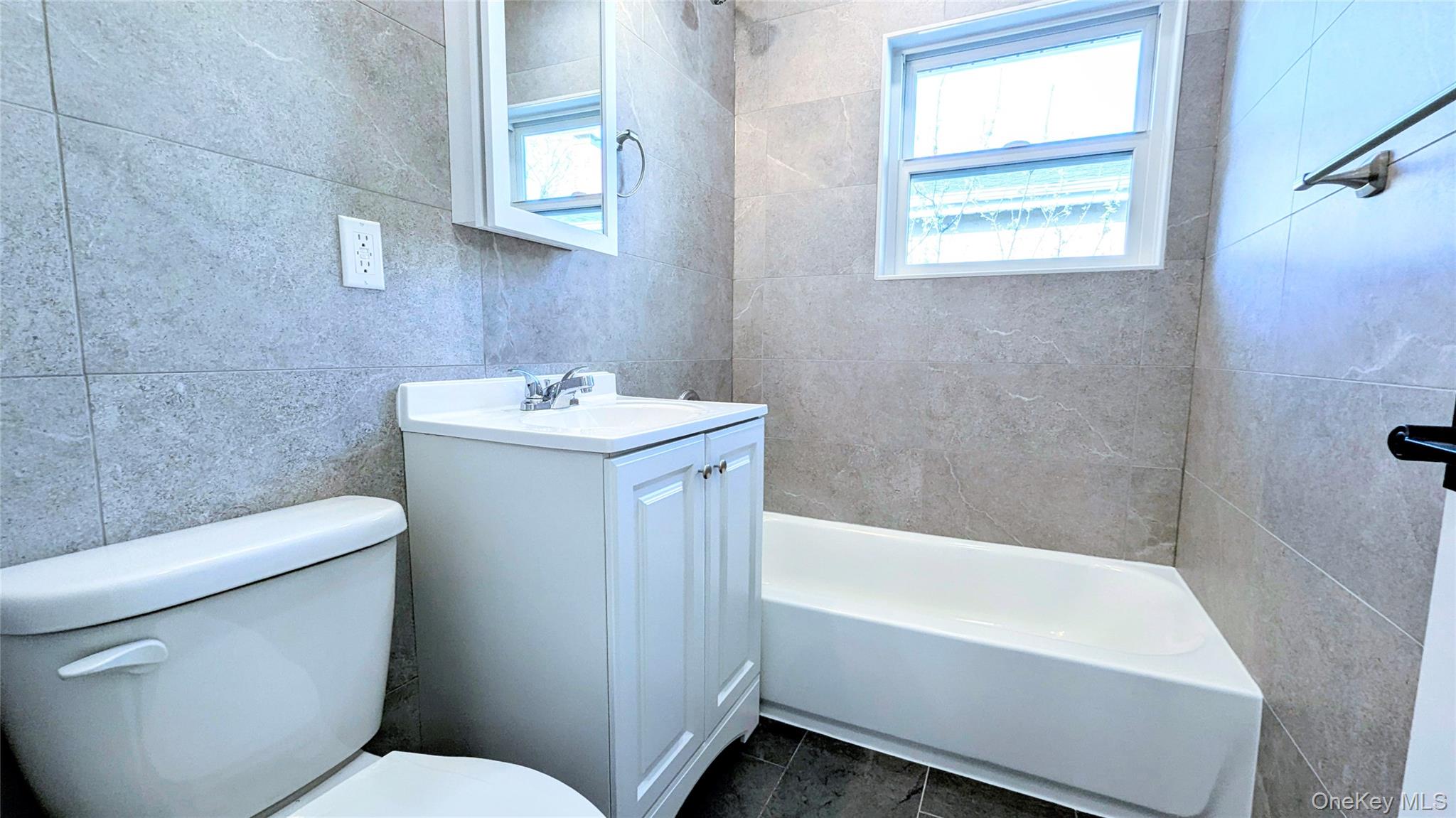 43 Yennicock Avenue 2 Property Photo 11