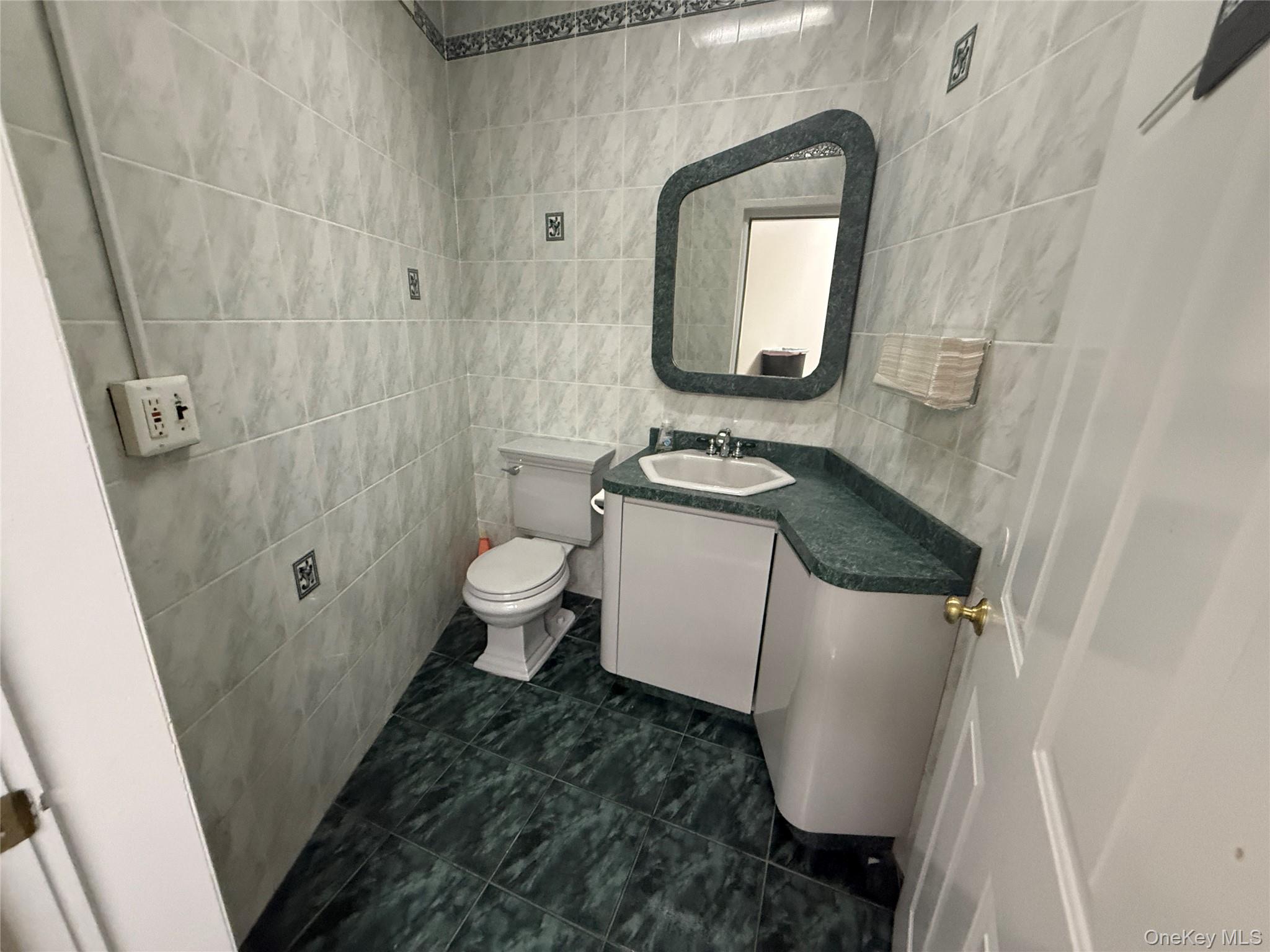 2156 Bellmore Avenue Property Photo 9
