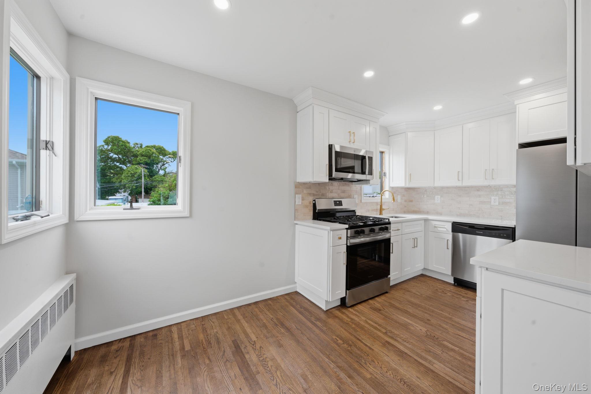 986 Cayuga Road Property Photo 10