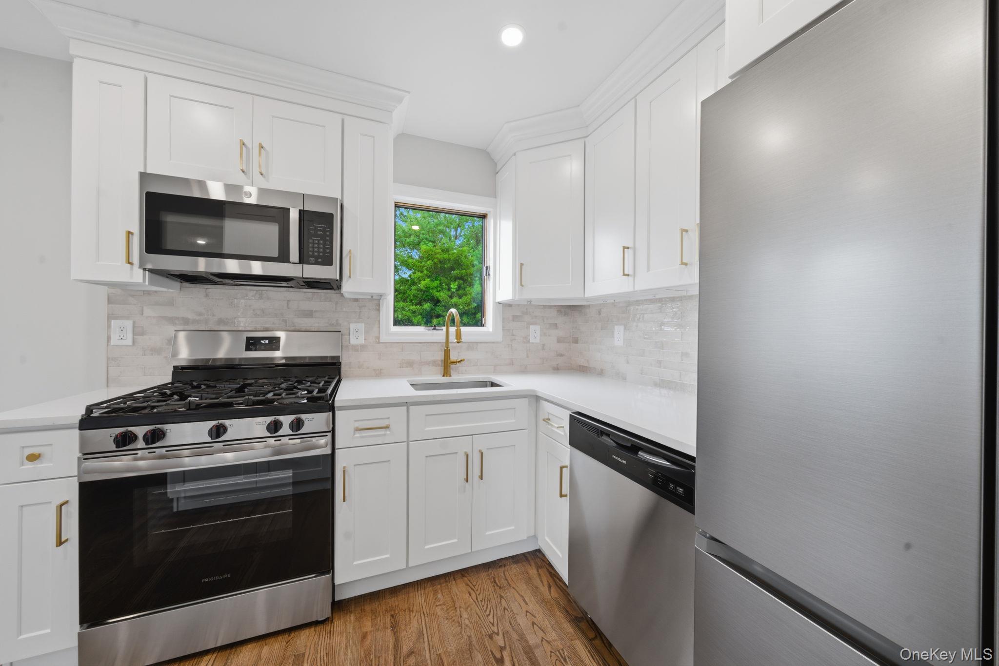 986 Cayuga Road Property Photo 13