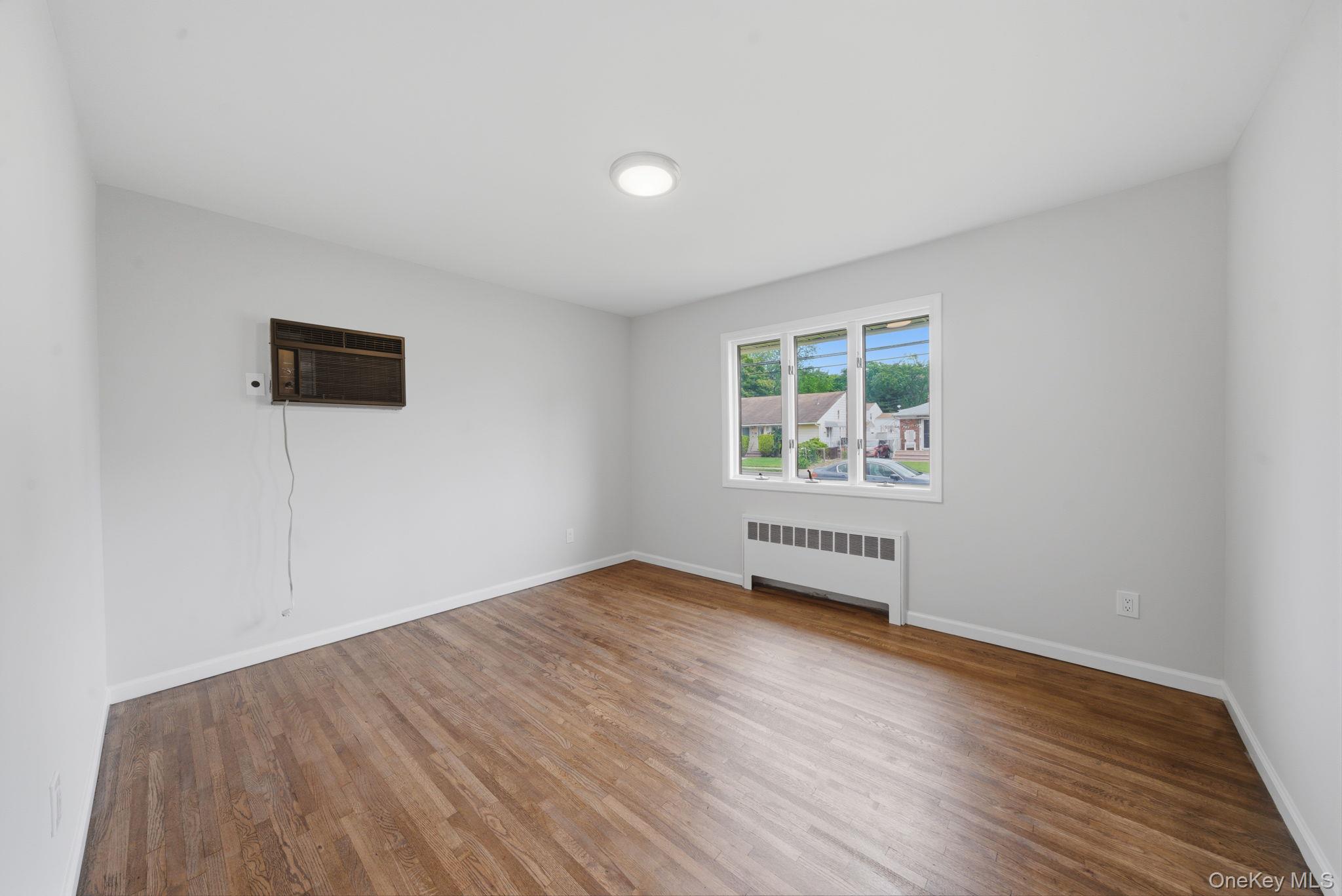 986 Cayuga Road Property Photo 14