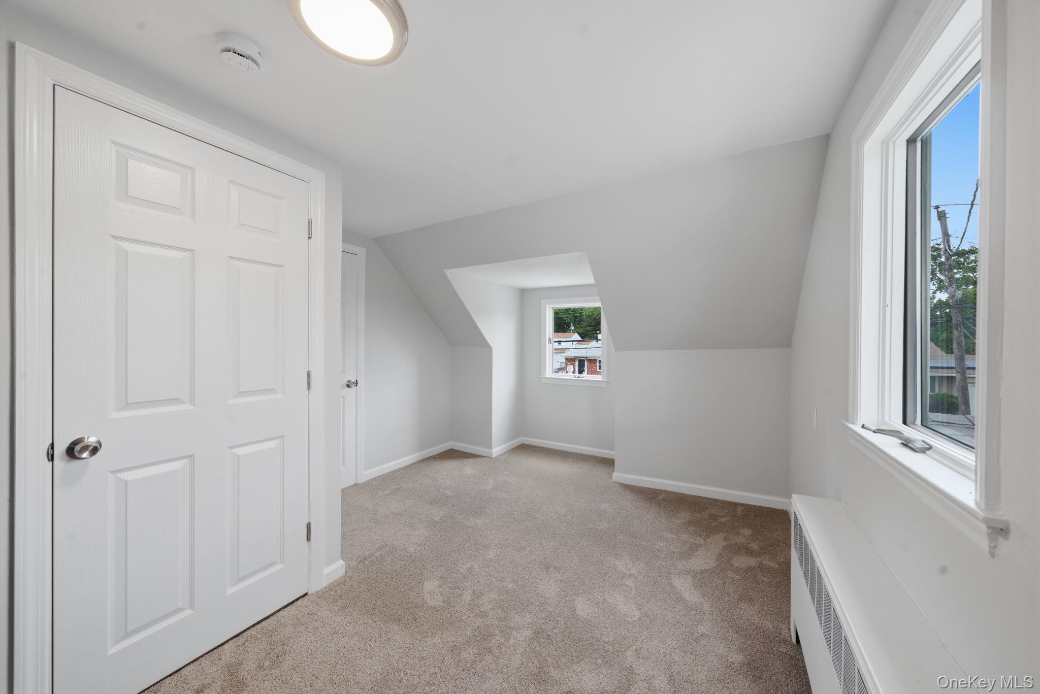 986 Cayuga Road Property Photo 22