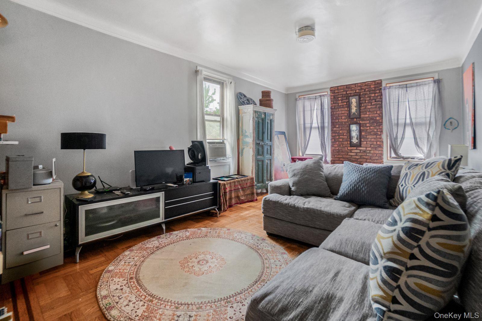 41-12 41st St 41st Street 6-j Property Photo 2