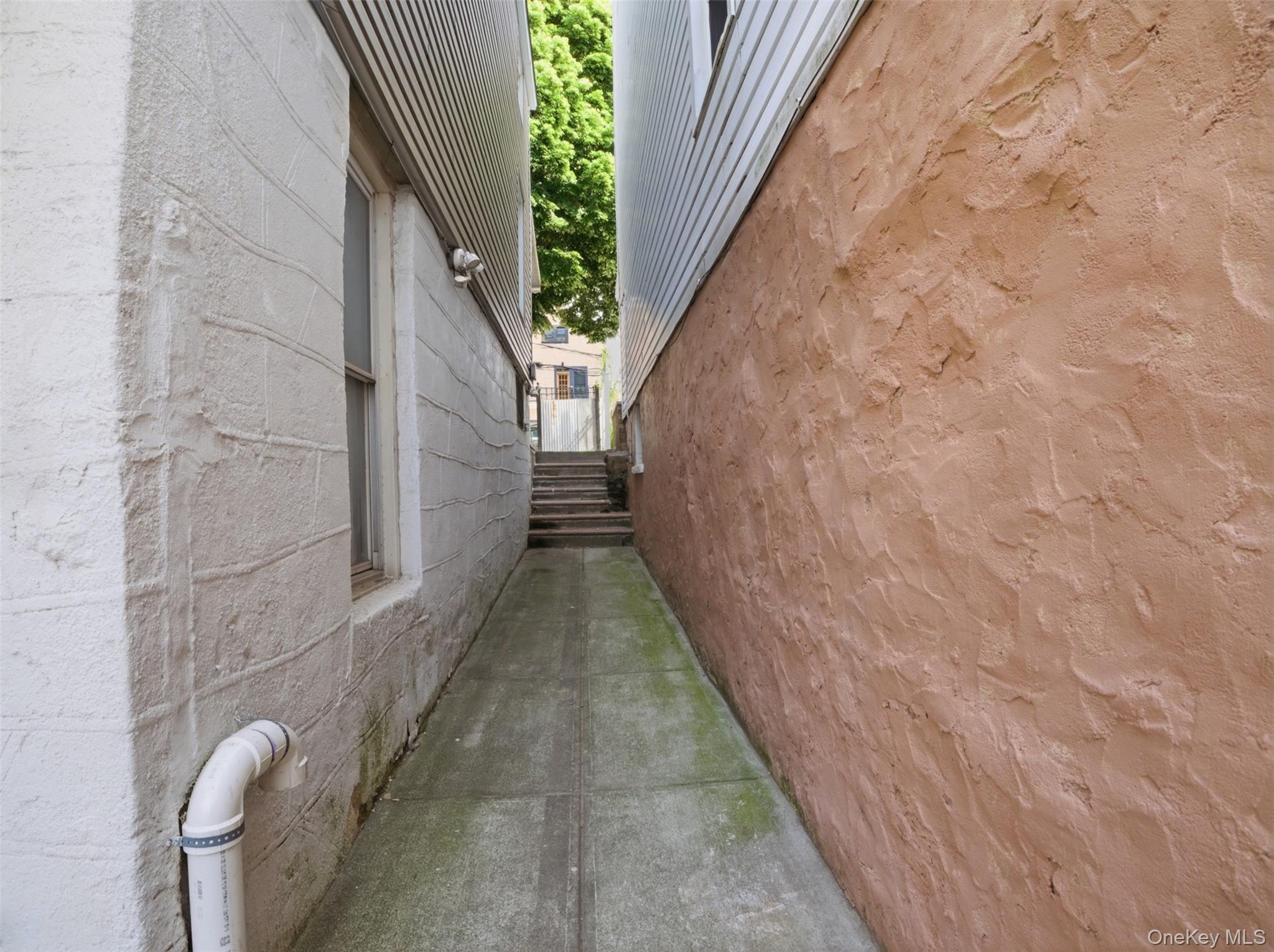 2851 Briggs Avenue Property Photo 28