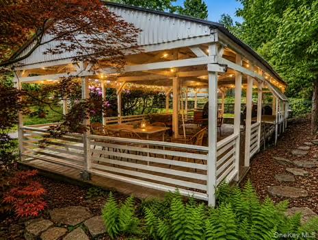 10 Little Road Property Photo 38