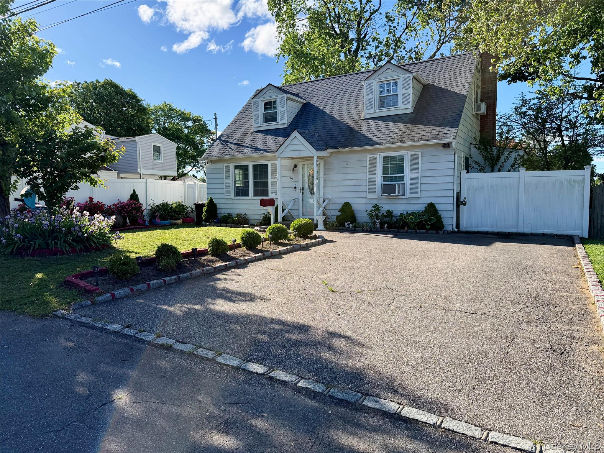 19 3rd Street Property Photo 4