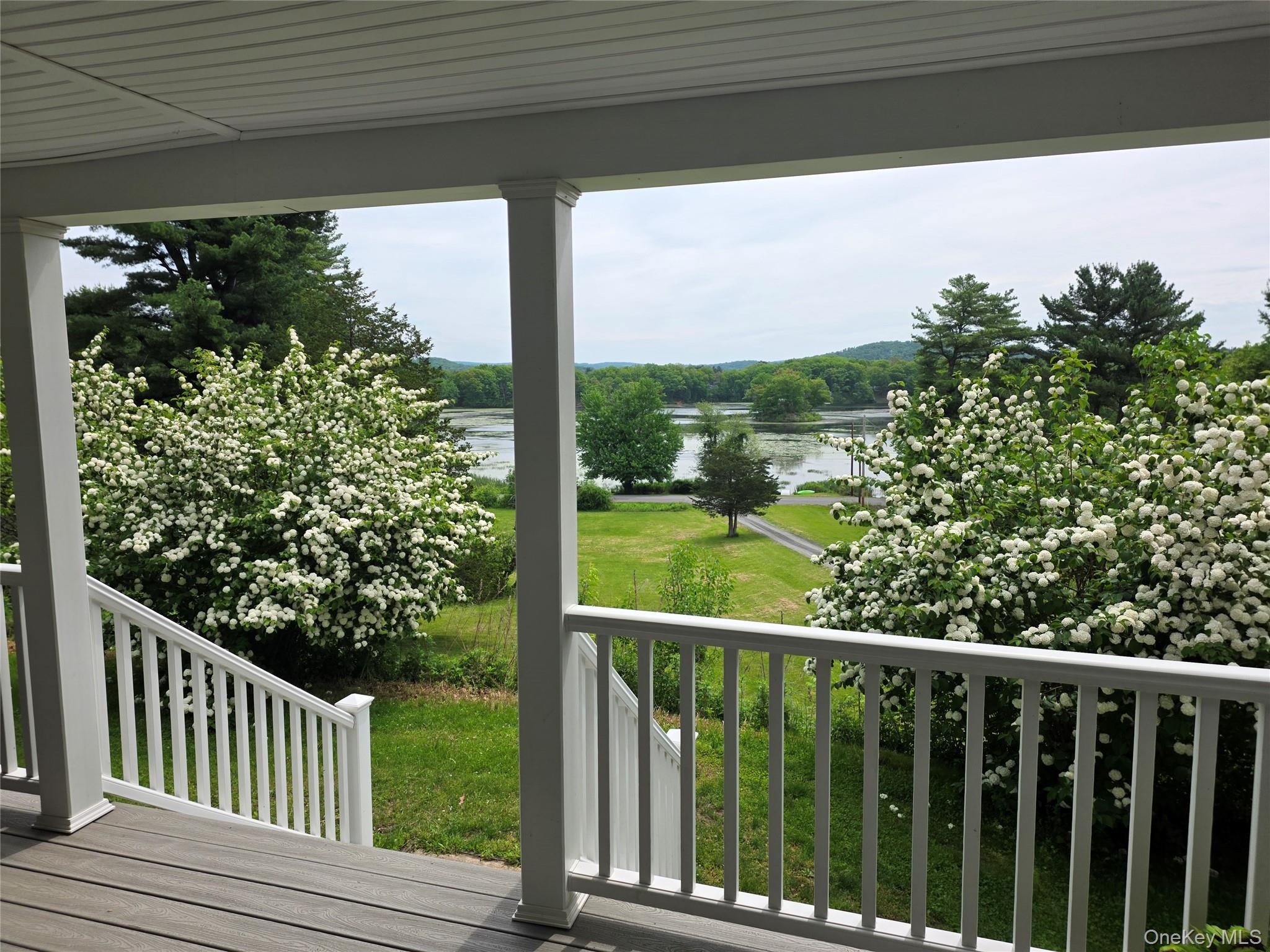 553 Lake Road Property Photo 2