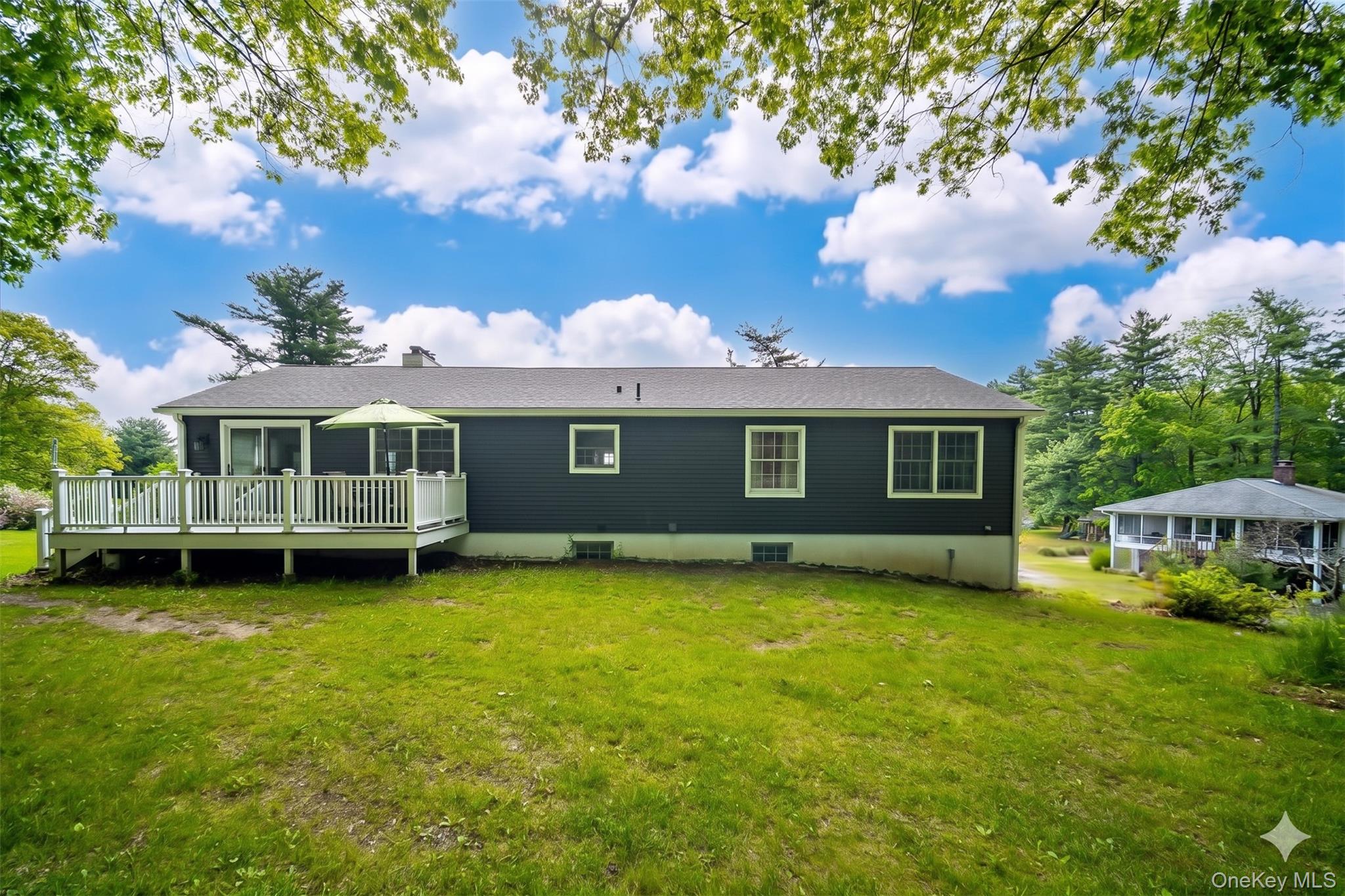 553 Lake Road Property Photo 14