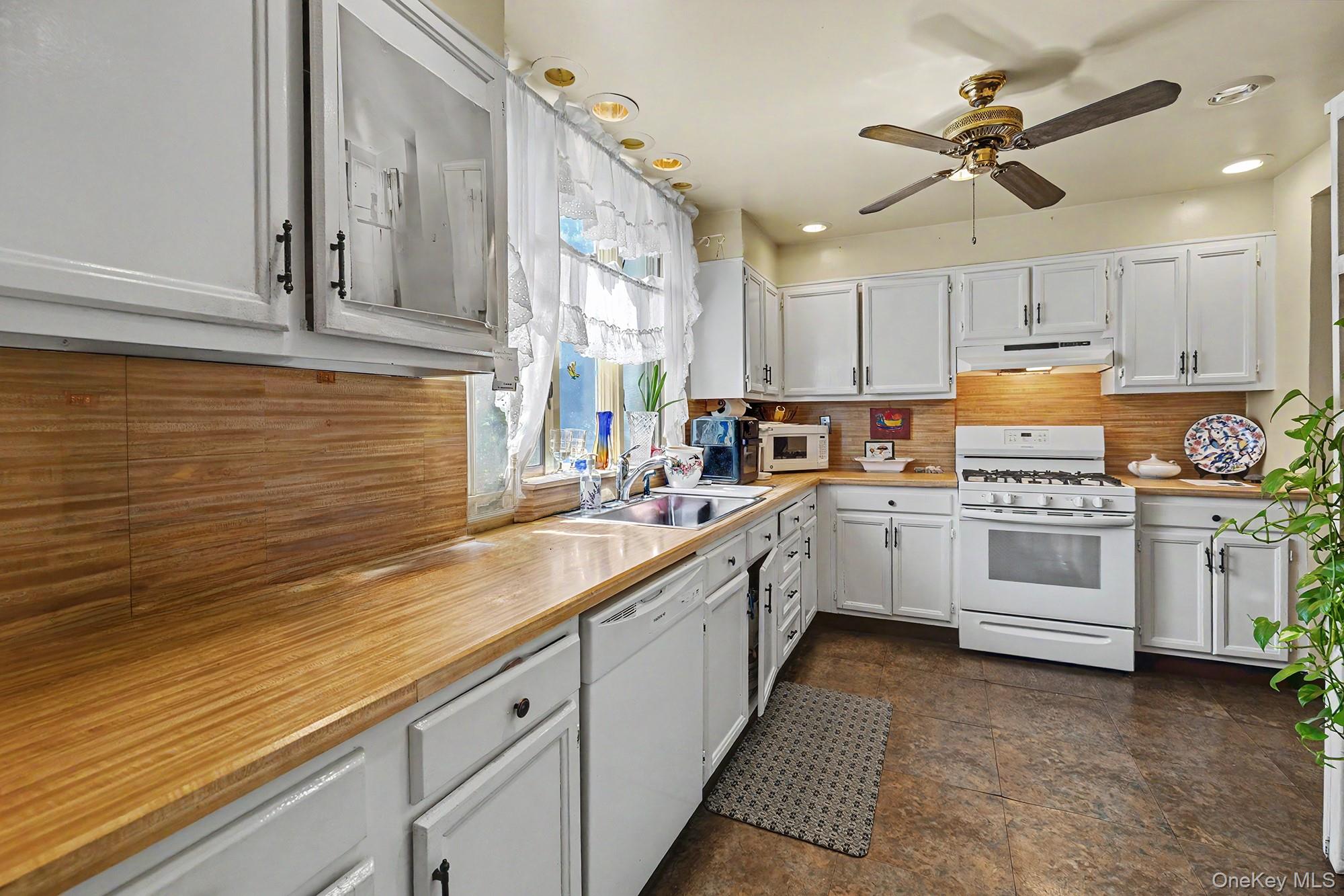 26 Glen Avenue Property Photo 13