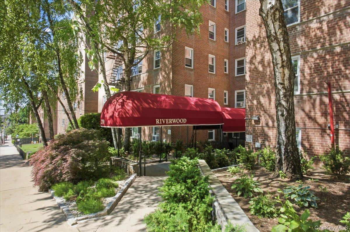 279 N Broadway 8r Property Photo 2