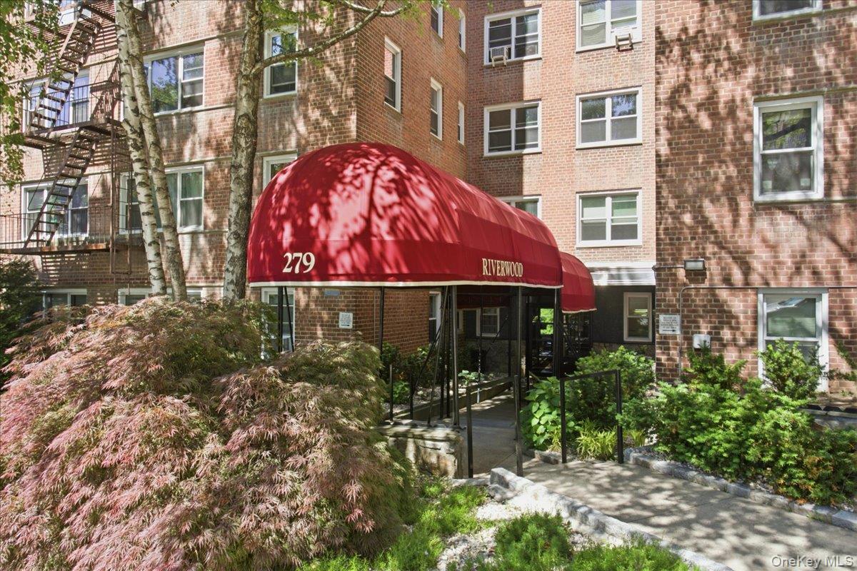 279 N Broadway 8r Property Photo 3