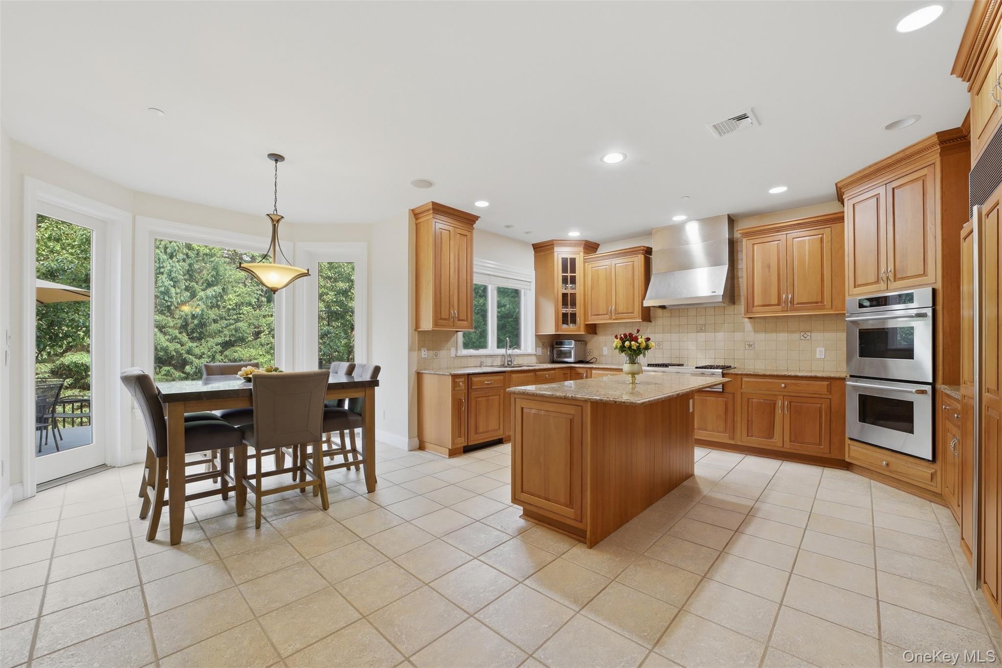 19 Shelley Lane Property Photo 11
