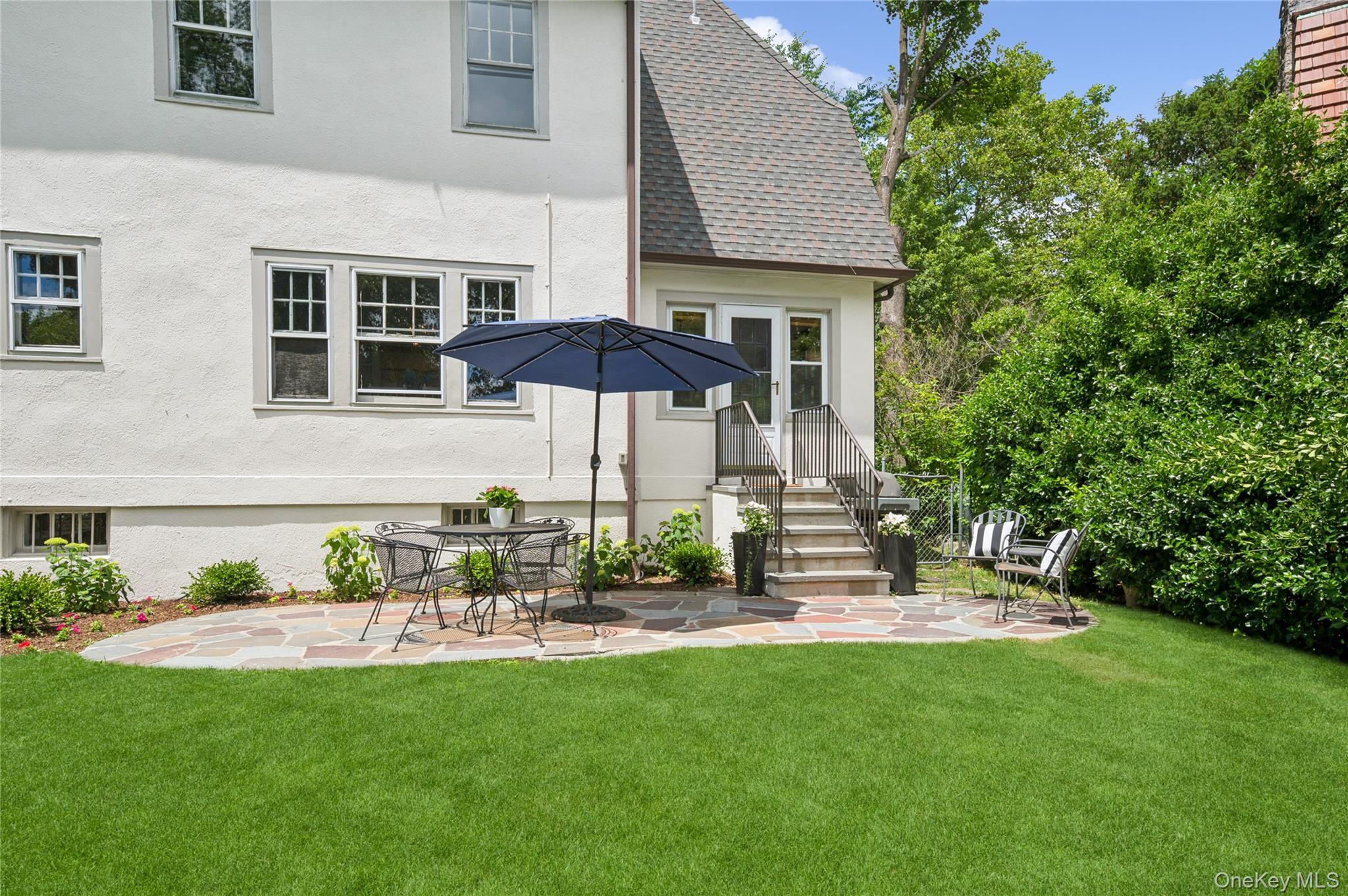 632 Colonial Avenue Property Photo 33