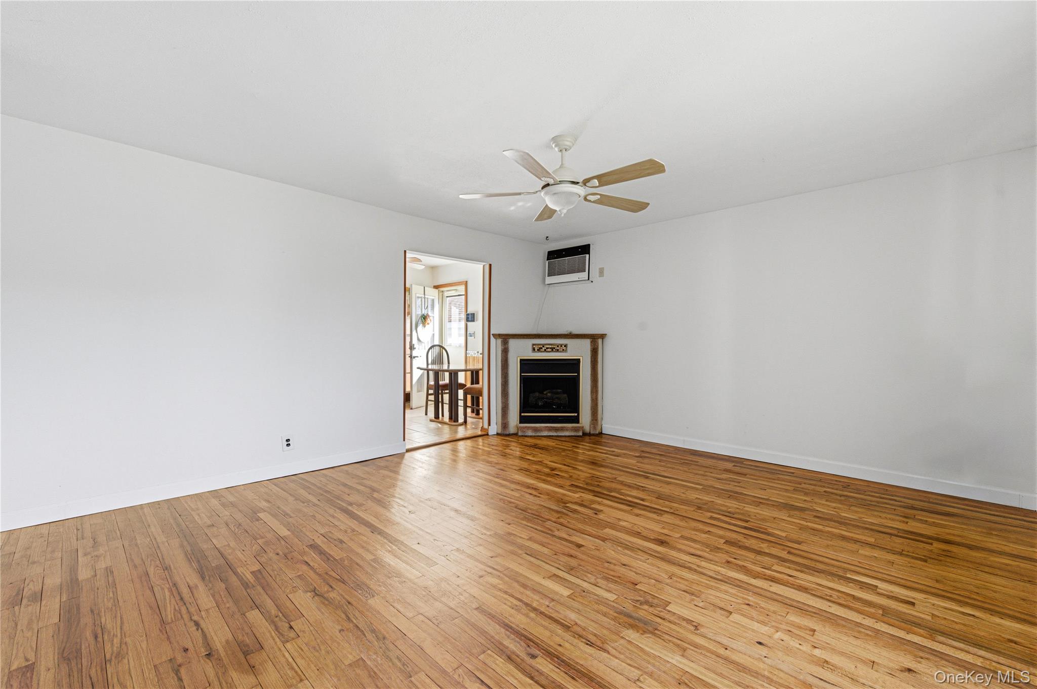 403 Brookside Court Property Photo 4
