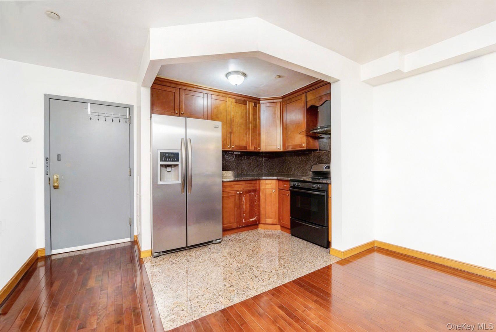 14118 Cherry Avenue 2c Property Photo 4