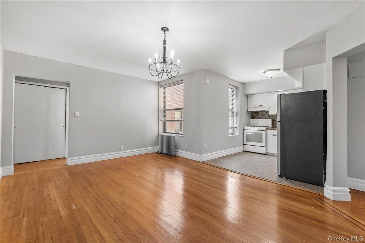 83-52 Talbot Street 6h Property Photo 8