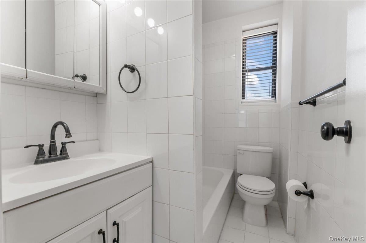 83-52 Talbot Street 6h Property Photo 17