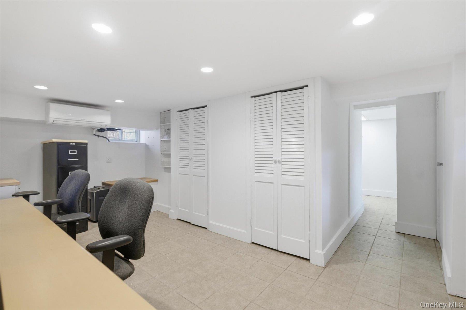 261-21 Pembroke Avenue Property Photo 31