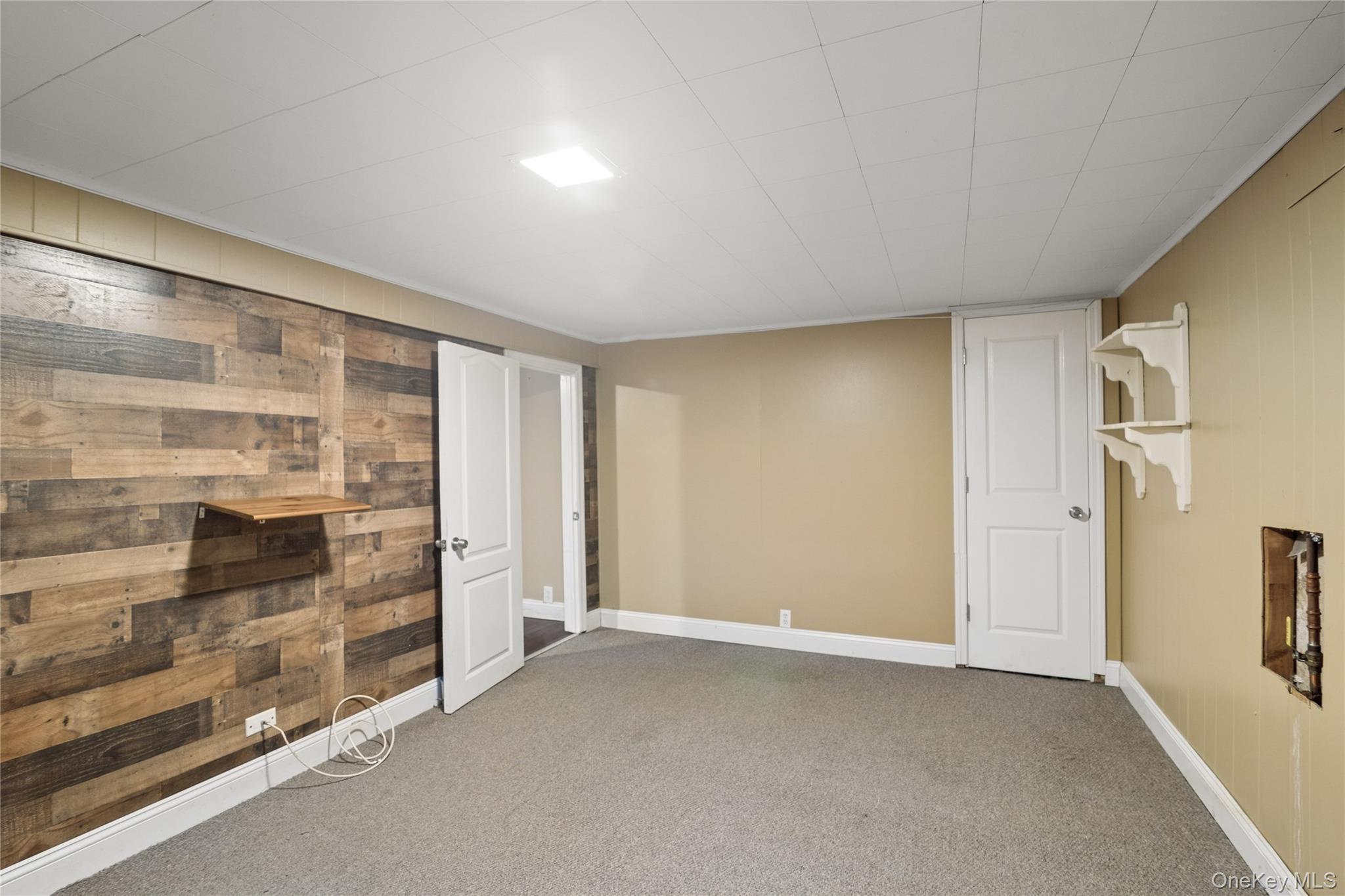 52 Center Street Property Photo 16