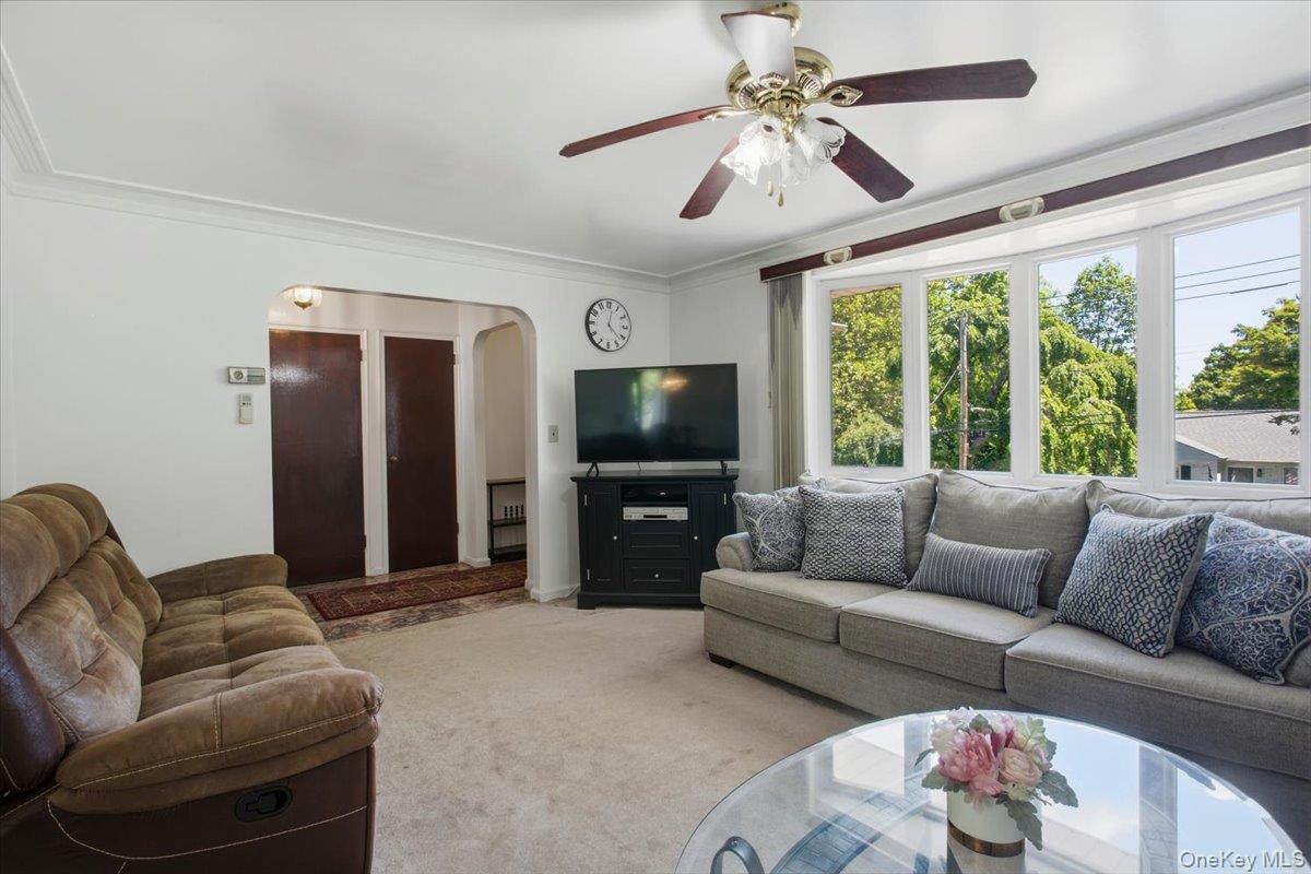 351 Grandview Boulevard Property Photo 3