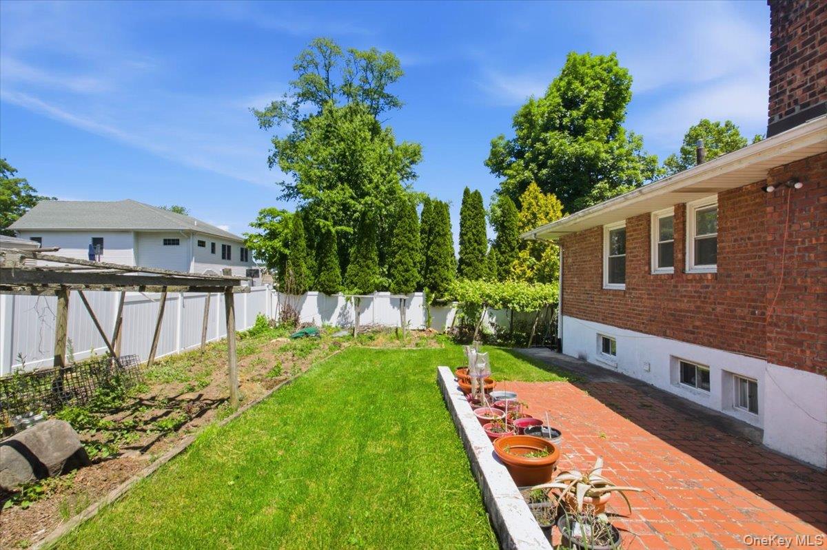 351 Grandview Boulevard Property Photo 18